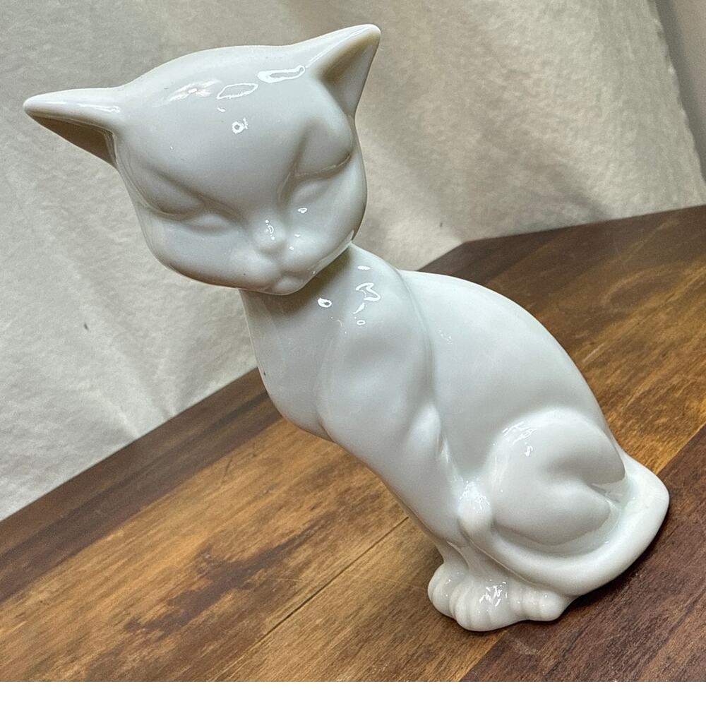 Enesco Vintage White Porcelain Siamese Cat Figurine Statue MCM Home Décor 6"